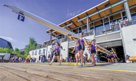 University of Washington Rowing - Official Website of Husky Crew