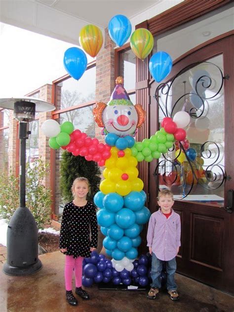 Clown Balloon Decor | Circus theme party, Clowns for birthday parties ...