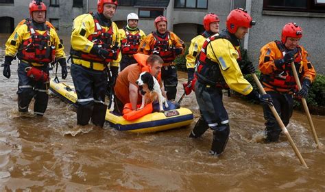 Storm Ciaran: Met Office issues brutal five-day weather warning as ...