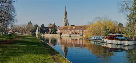 WALK THE THAMES PATH