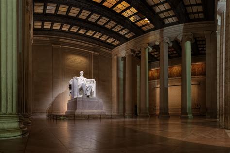 Lincoln Memorial, A Monument To The Memory of A Fighter For Democracy - Traveldigg.com