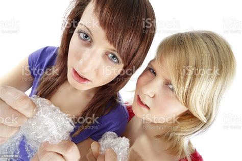 Popping Bubble Wrap Stock Photo - Download Image Now - 16-17 Years ...