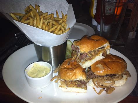 Yardhouse Bernaise Sliders | Eat Palm Beach | Everything that matters about food in Palm Beach