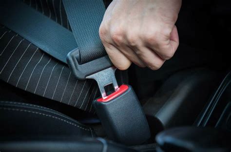 Seat belt law - how to keep safe and avoid fines | RAC Drive