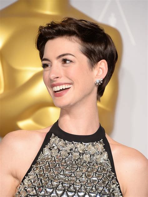 Anne Hathaway Haircut - 35 Anne Hathaway's Stylish Hair Looks - Haircuts & Hairstyles 2018