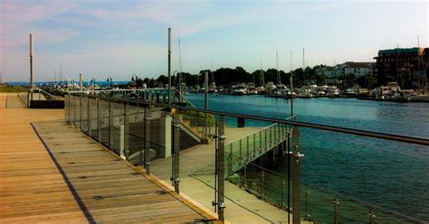 Connecticut Explorer: Harbor Point and Kosciuszco Park Harborside Walk