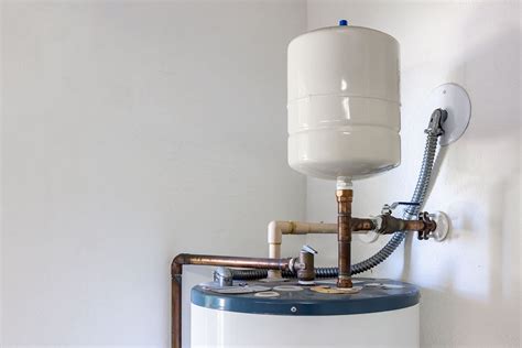 2 Reasons Why You Need A Water Heater Expansion Tank Alex Melen Lo...