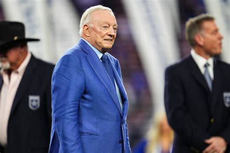 Dallas Cowboys owner Jerry Jones stuck with Mike McCarthy as coach ...