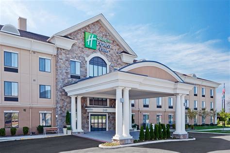 HOLIDAY INN EXPRESS & SUITES WARMINSTER - HORSHAM - Updated 2021 Prices, Hotel Reviews, and ...