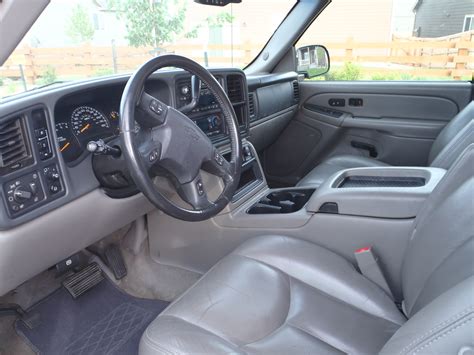 2002 Chevy Tahoe Interior