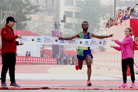 Debütant läuft beim Mumbai Marathon zu Streckenrekord - RunAustria