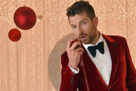 Brett Eldredge Wants to Go Bigger With His Next Christmas Tour