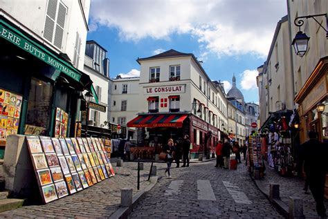 A Walking Tour in Montmartre: A Photographic Journey - French Moments