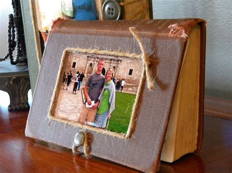 Well Rounded: Freebie Friday-Book Frames | Old book crafts, Upcycled ...