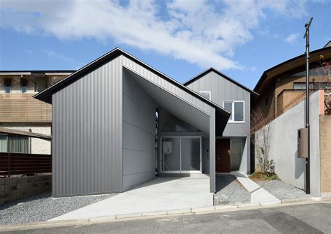 Gable Roof House / Alphaville Architects | ArchDaily