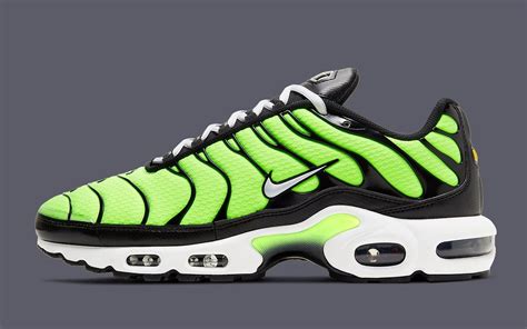 Nike Air Max Plus Appears in Awesome Volt and Black | HOUSE OF HEAT