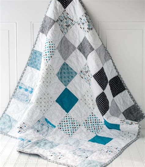 15 Simple and Beautiful Quilt Patterns for Beginners - Ideal Me