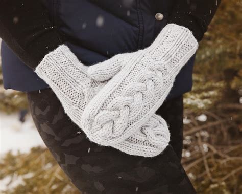 Cozy Cable Knit Mittens | AllFreeKnitting.com