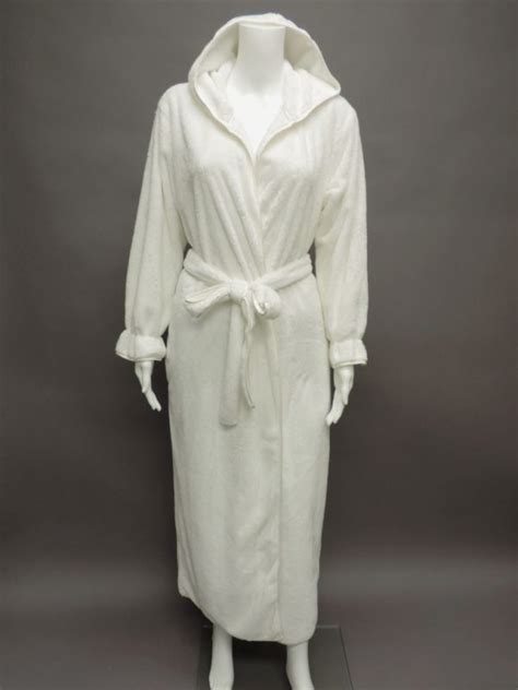 Luxurious hooded robe - White - Karen Luu Home Couture