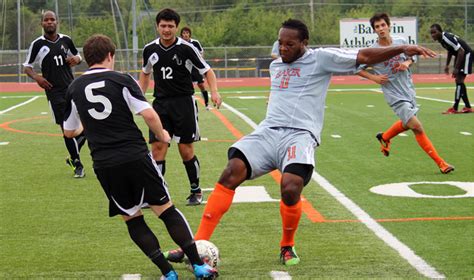 Men’s soccer team ties Kansas Wesleyan – The Baker Orange