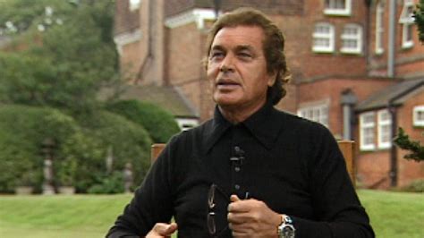 Engelbert Humperdinck - Singer - Biography.com