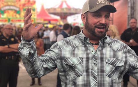 Garth Brooks Shares Favorite Country Song from the 90s