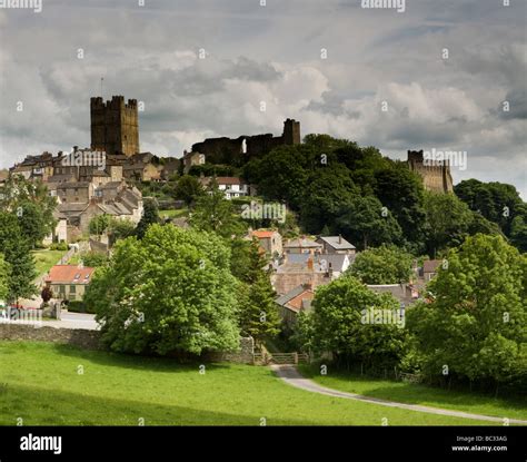 Richmond Castle Richmond Yorkshire England Stock Photo - Alamy