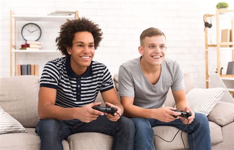 Male college students who play video games may exercise less and snack ...