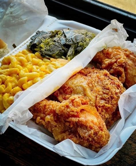 The Chicken Hut features Soulfood cuisine in Durham, North Carolina