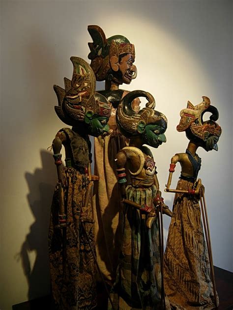 Wayang golek from Indonesia | Sejarah seni, Seni, Sejarah