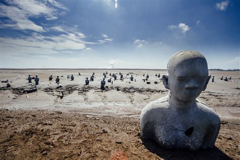 Lapindo Statues at Sidoarjo Mud Disaster | In May 2006, an e… | Flickr