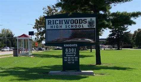 Richwoods ranks in the elite 10% of high schools | 104.9 The Wolf