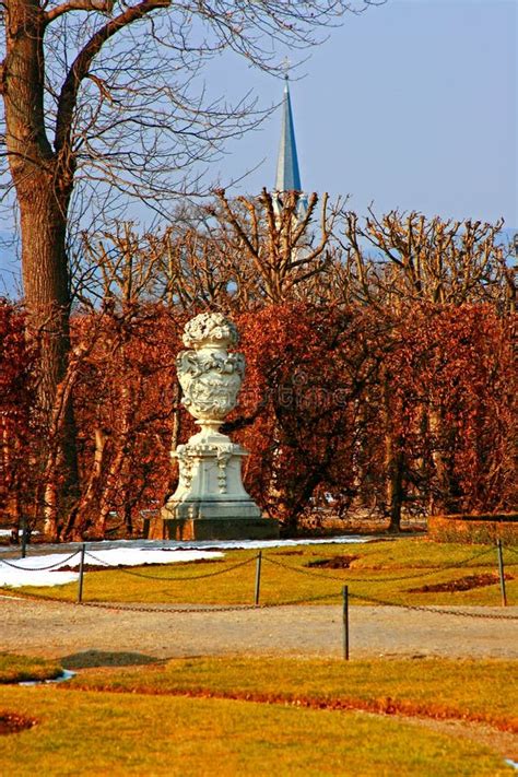 Vienna Palace Gardens in Winter Stock Photo - Image of palace, park ...