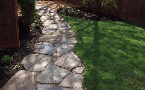 peastone & irregular bluestone - Google Search | Walkways paths, Backyard walkway, Front yard plants