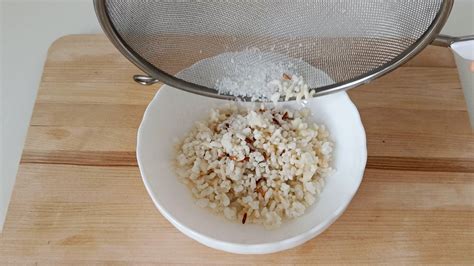 How to Make Puffed Rice At Home: 2 Simple & Tasty Recipes