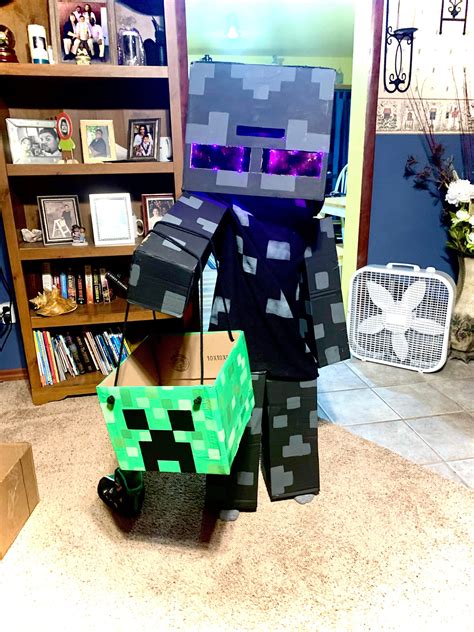 Made my son an Enderman costume with a Creeper candy box : halloween