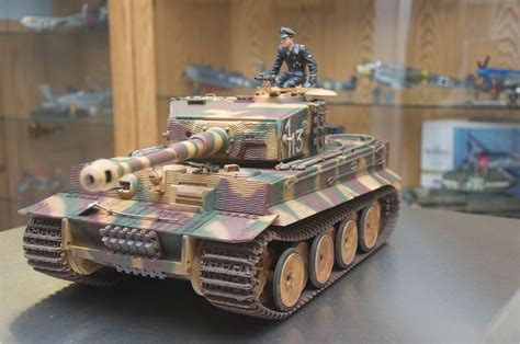 Bulding the 1/16 Hobby Boss Tiger 1 Tank | Bishop Hobbies