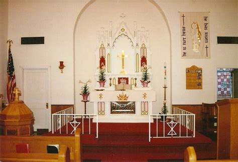 35GraceLutheranChurchInterior-Altar – Grace Lutheran Church DeSoto – Missouri Synod