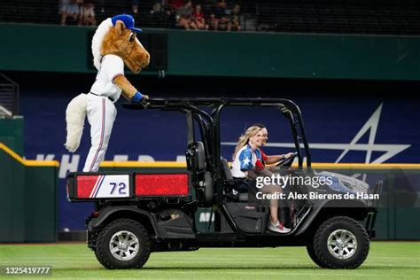 Texas Rangers Mascot Photos and Premium High Res Pictures - Getty Images