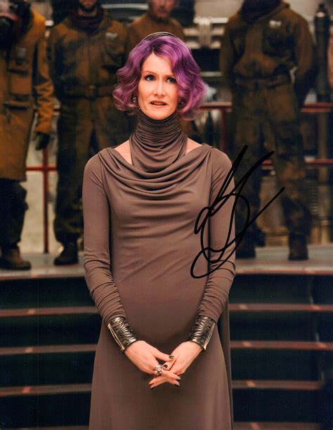 Laura Dern as Vice-Admiral Amilyn Holdo in Star Wars: The Last Jedi Si ...