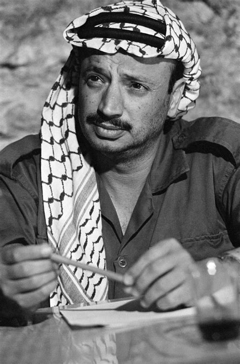 Timeless Fashion and beauty: Yasser Arafat photo pic