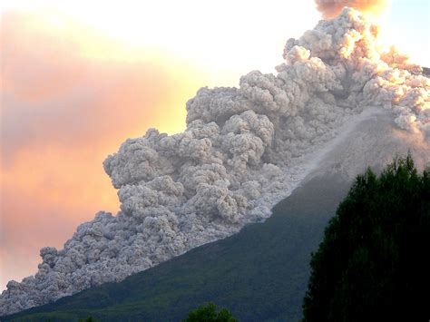 Mt Merapi Eruption 2010, Central Java Indonesia? Photo by Alain De ...