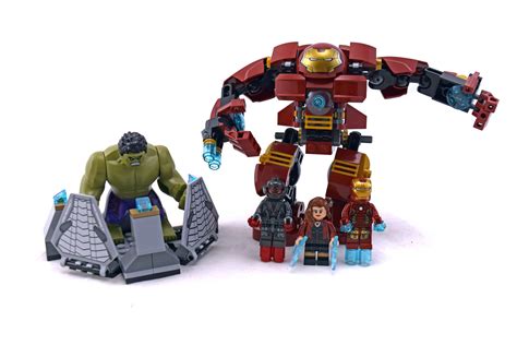 The Hulk Buster Smash - LEGO set #76031-1 (Building Sets > Super Heroes ...