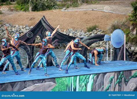 Cirque De La Mer Show, SeaWorld, San Diego, California Editorial Photo - Image of performers ...