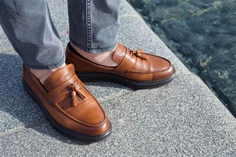 8 Essential Tips For Wearing Loafers With Jeans • Ready Sleek