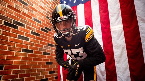 Hawkeye Football on Twitter: "For Those Who Served. #Hawkeyes https://t ...