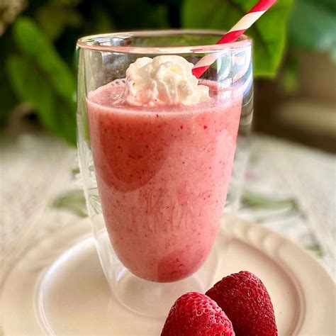 Delicious, Healthy Strawberry Shake Recipe