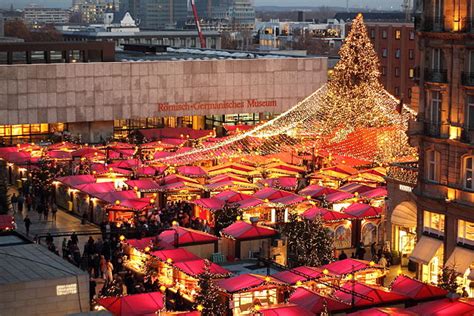 Weihnachtsmarkt am Kölner Dom / Köln-Lese