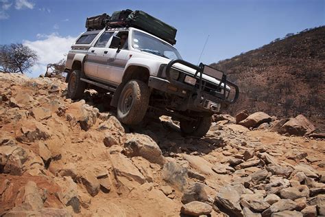 4WD vs 2WD - The Differences Between 4x4 and 4x2