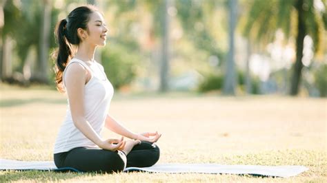 Các Bài Tập Yoga Giúp Cải Thiện Sức Khỏe Tóc Và Giảm Tình Trạng Gàu Ở Nam Giới Trung Niên ...